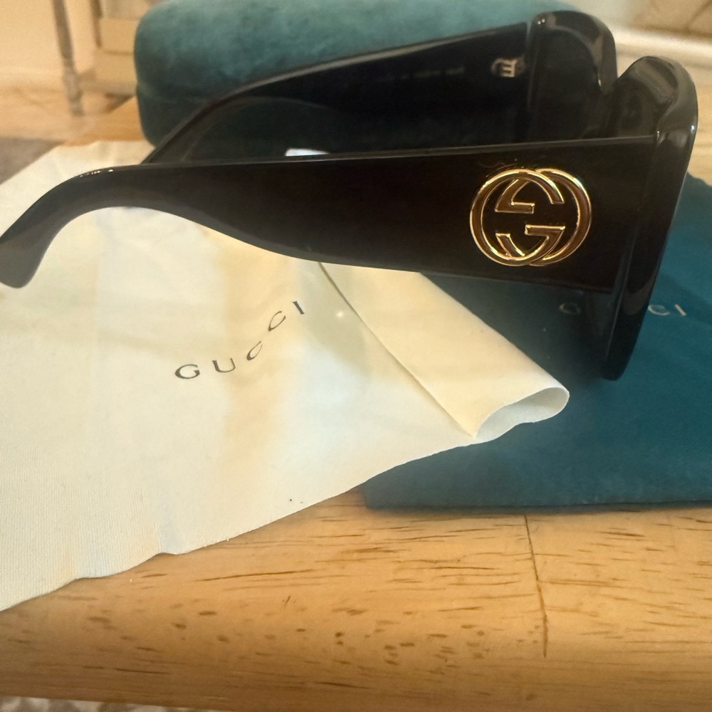 GUCCI Oversized Square Sunglasses, Black - Picture 8 of 10